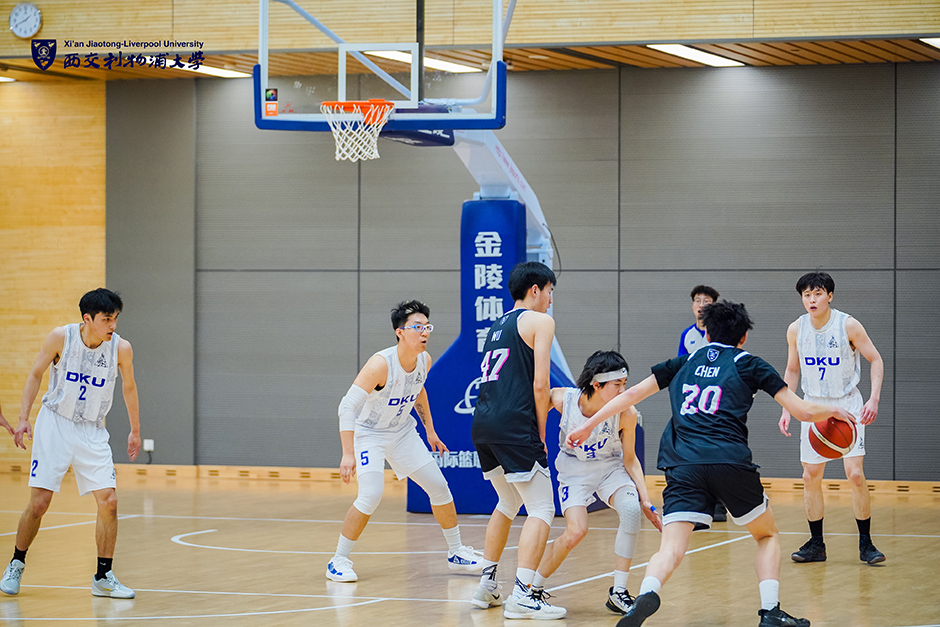 辑在竞技